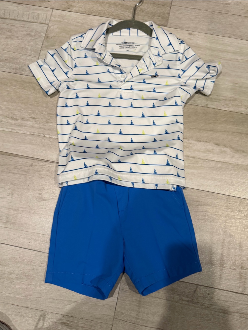 Vineyard Vines White Striped Sailboat performance Polo with Blue Shorts size 4T - Picture 9 of 11